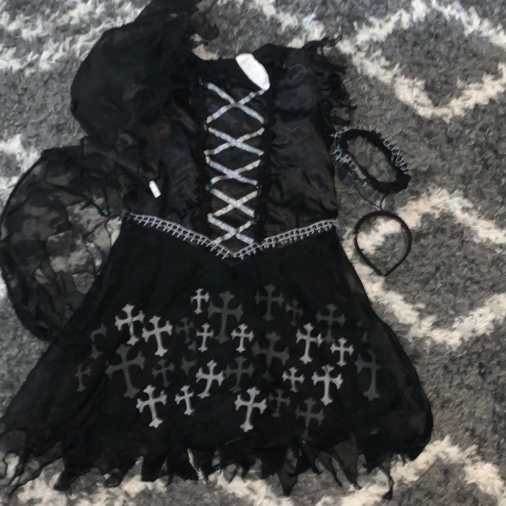 Gothic angel costume size M comes with halo and wings